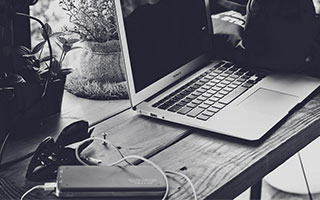 开云体育app-卡尔蒂斯主场氛围火爆，球迷热情助阵