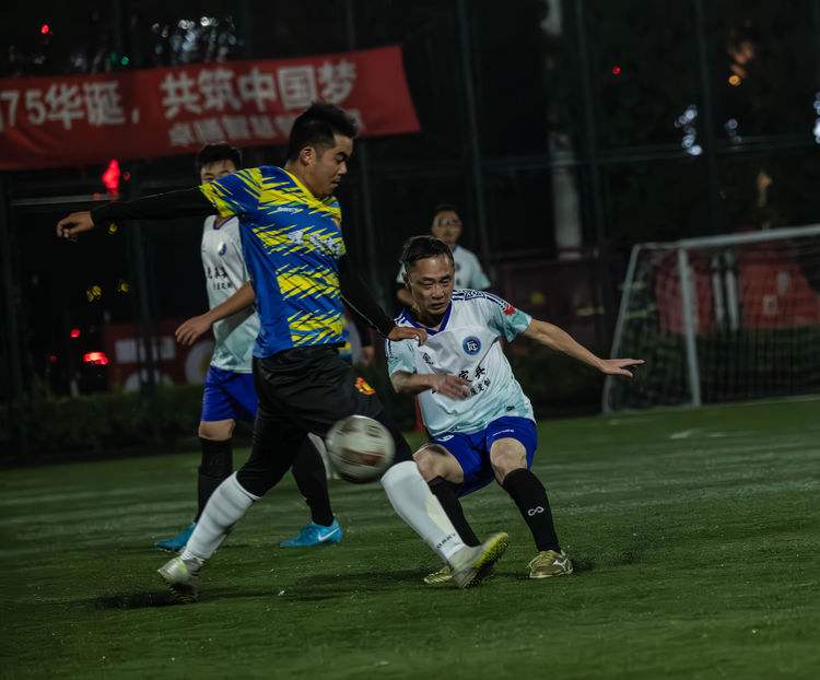 体育比赛精彩绝伦,观众欢呼不止! 体育比赛精彩绝伦,观众欢呼不止!