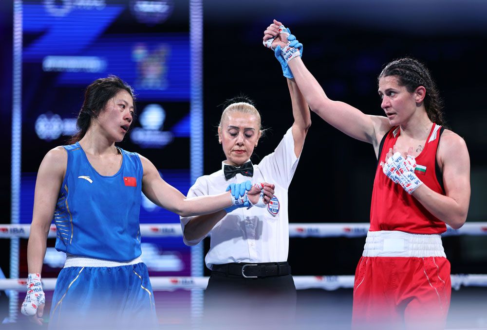 英国女子拳击选手再胜对手，晋级决赛