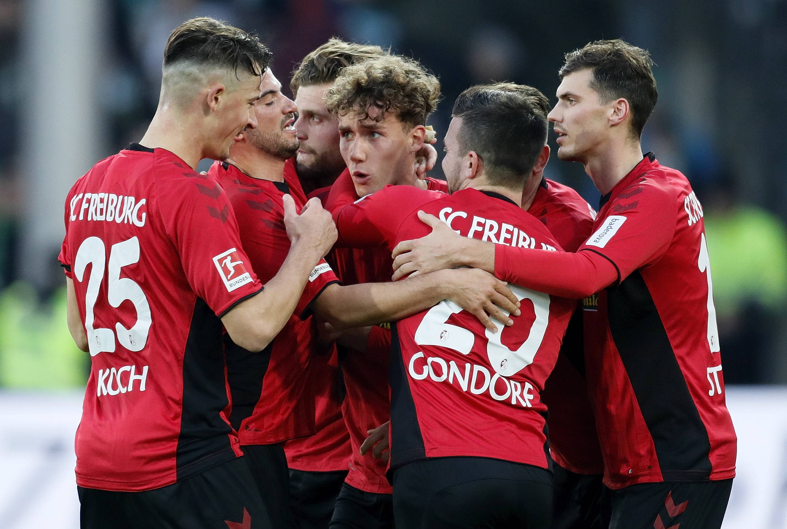 西汉姆联队大胜对手，进入欧战区的简单介绍