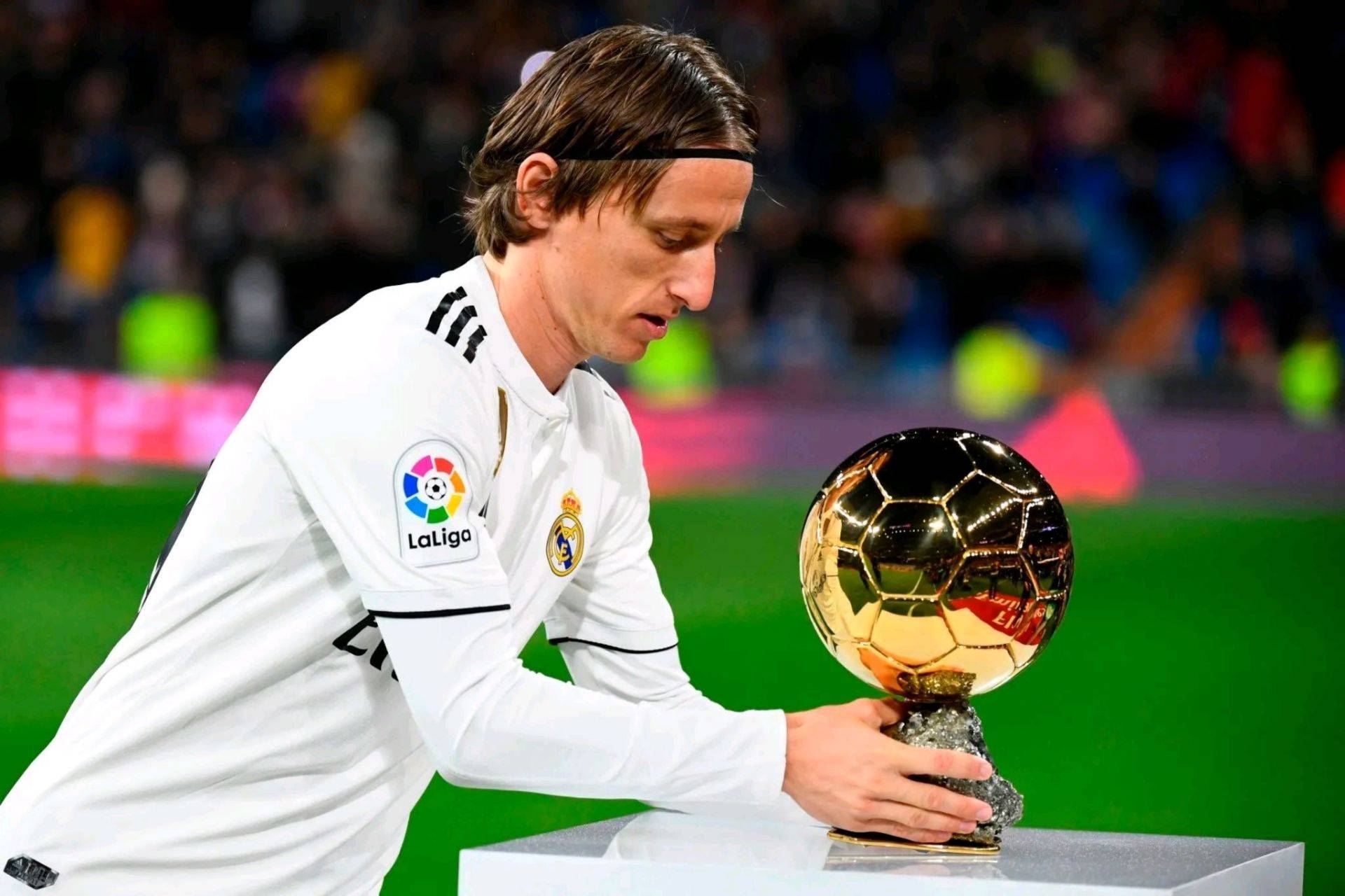 尤文图斯-战胜巴黎,晋级欧冠四强的简单介绍 尤文图斯-战胜巴黎,晋级欧冠四强的简单介绍