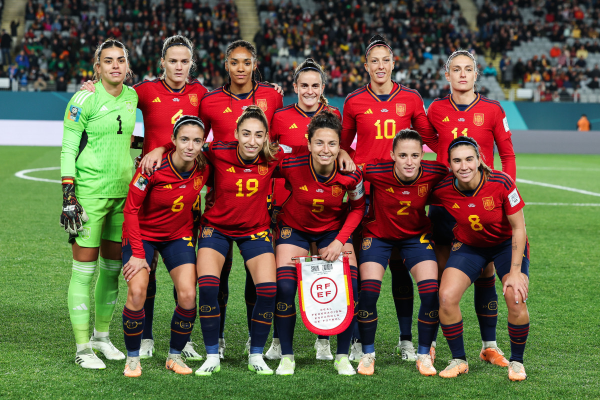 罗马尼亚女足击败保加利亚女足，夺得胜利