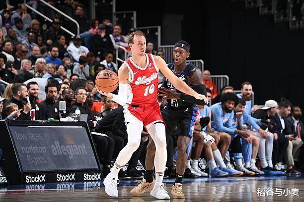 开云体育官方网站-老鹰大胜灰熊继续领跑东部