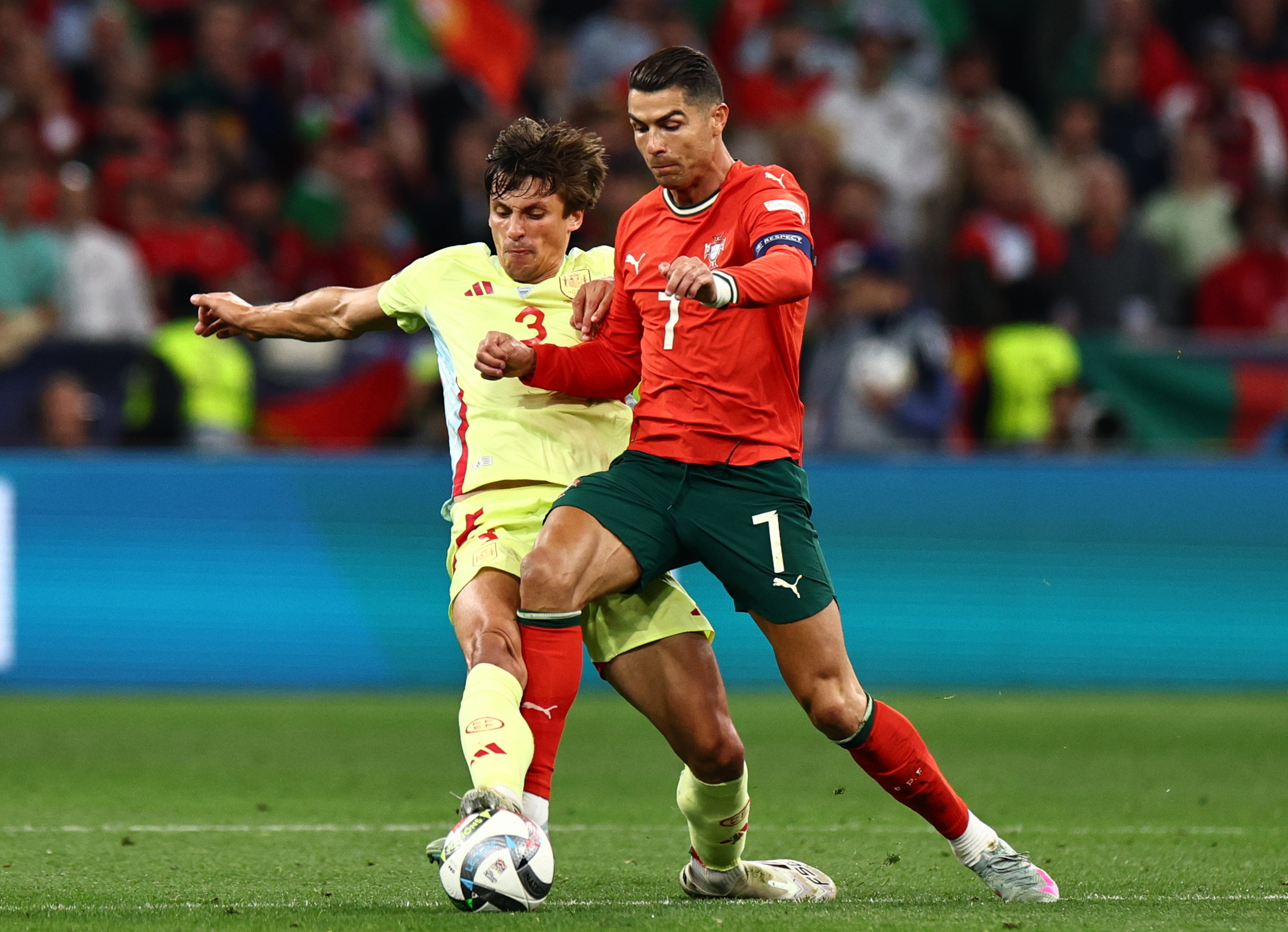 包含葡萄牙惊艳表现脚踏实地赢得胜利的词条