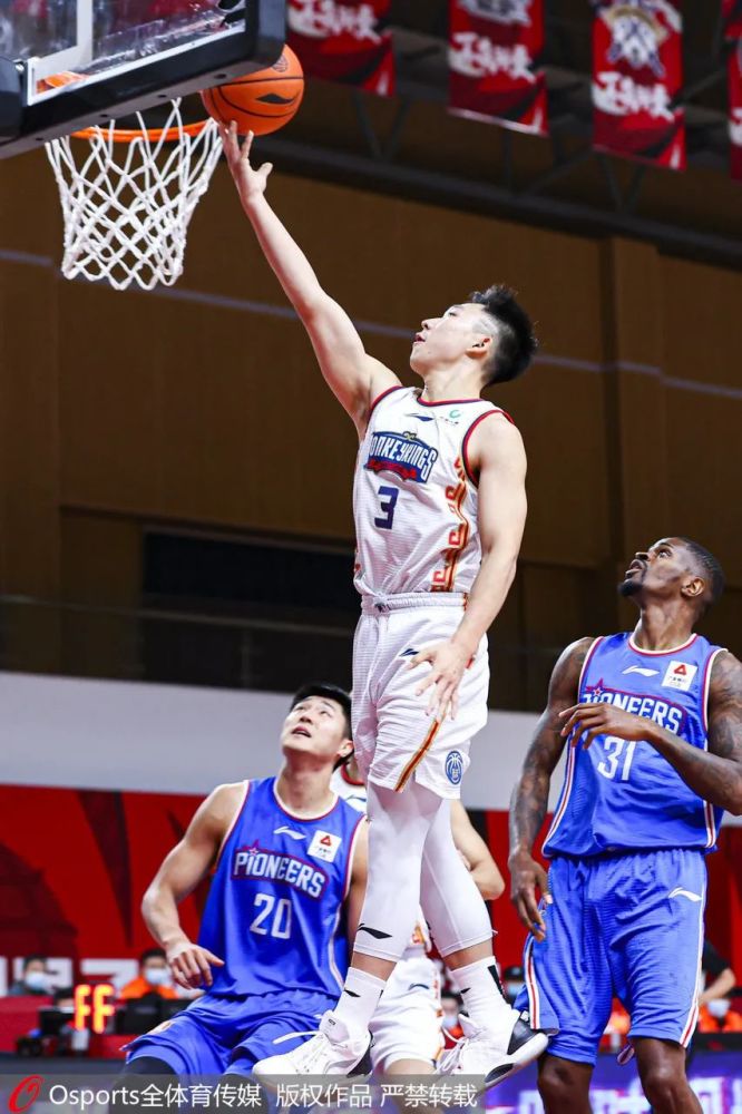 科隆球队主场热胜,球迷加油声不断的简单介绍 科隆球队主场热胜,球迷加油声不断的简单介绍