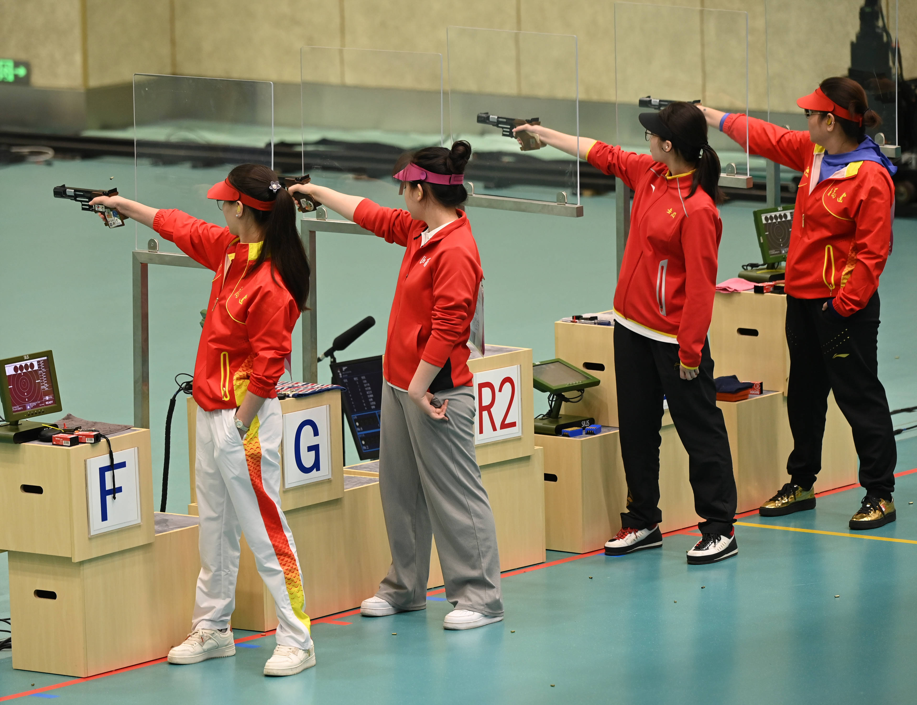 包含巴西射击选手斩获女子手枪金牌的词条