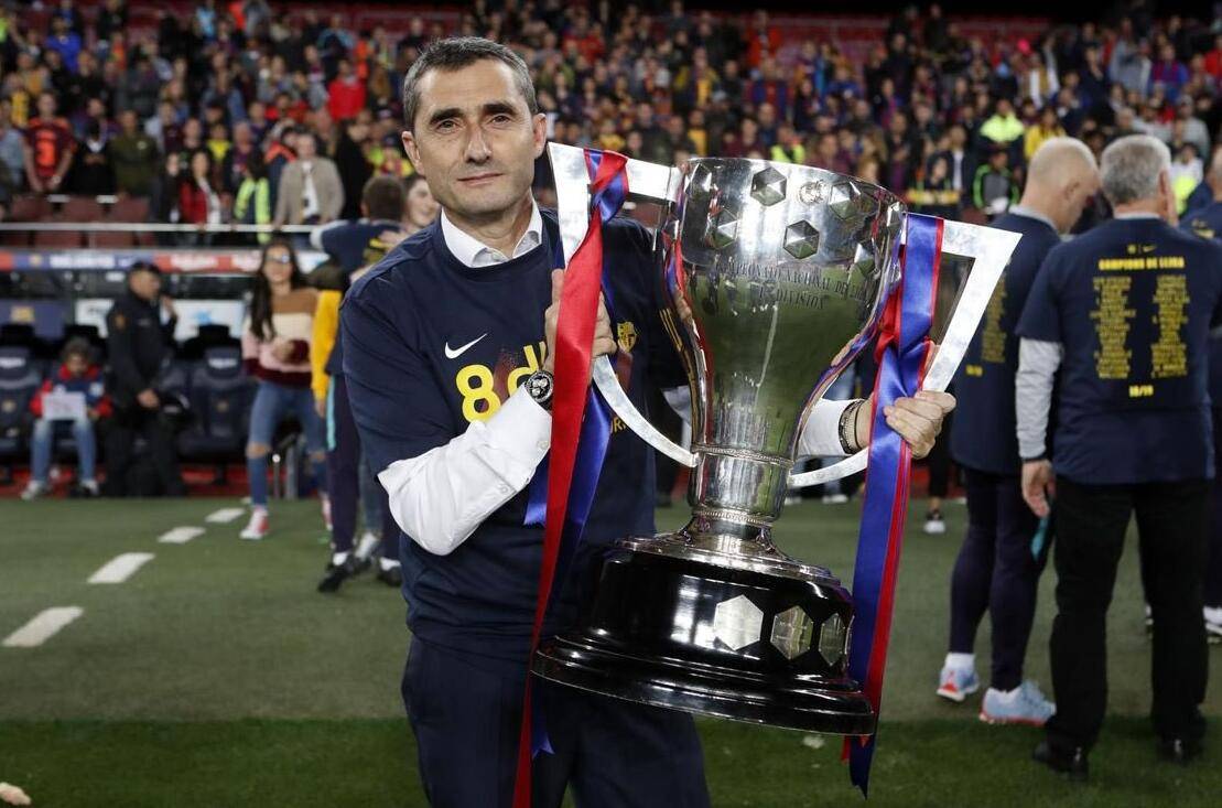 关于球队进行重组，主帅宣称短期目标的信息