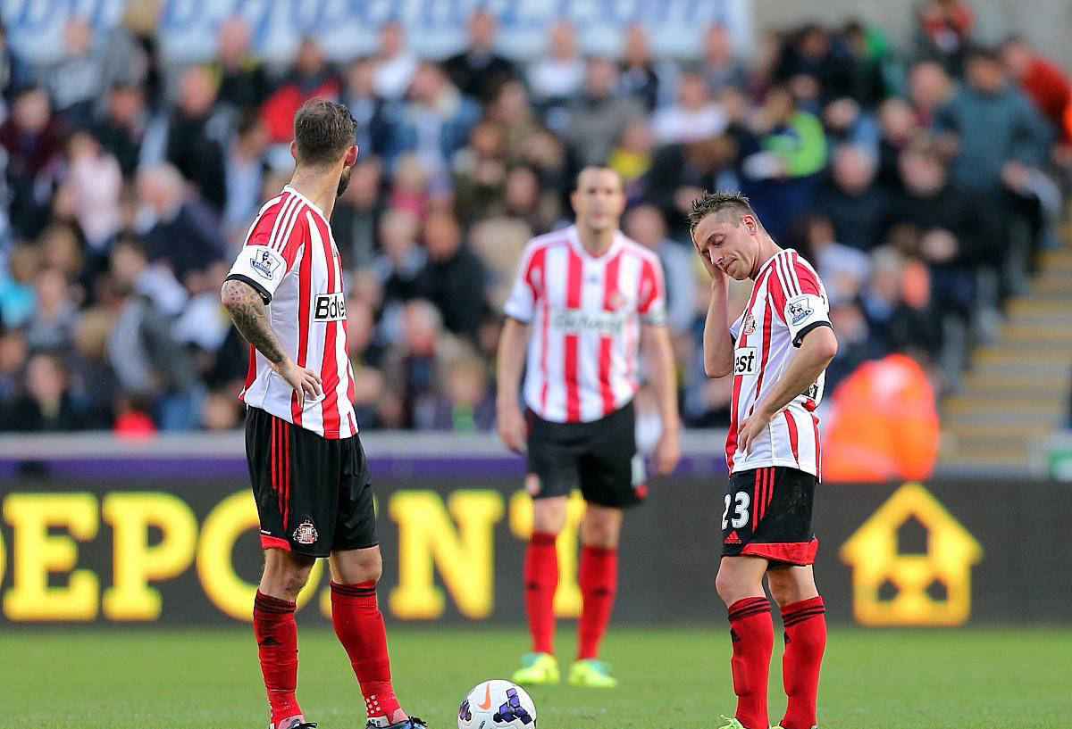 包含利兹联客场大胜，继续领跑积分榜的词条