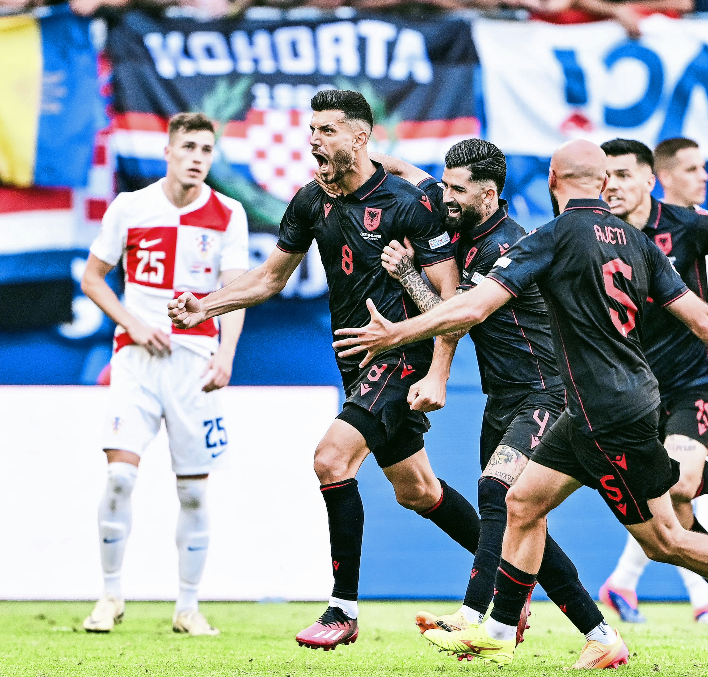 西班牙欧预赛小组赛中与克罗地亚战平