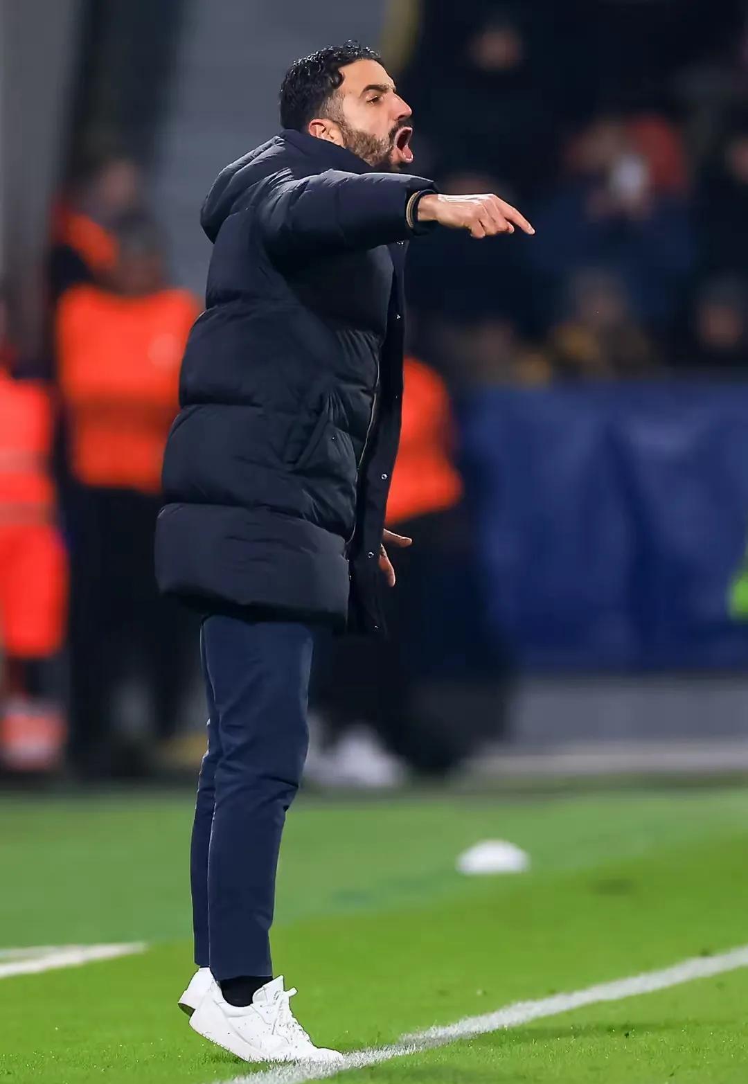 包含曼联，传统巨人转型，强硬一员，拿得起放得下的词条