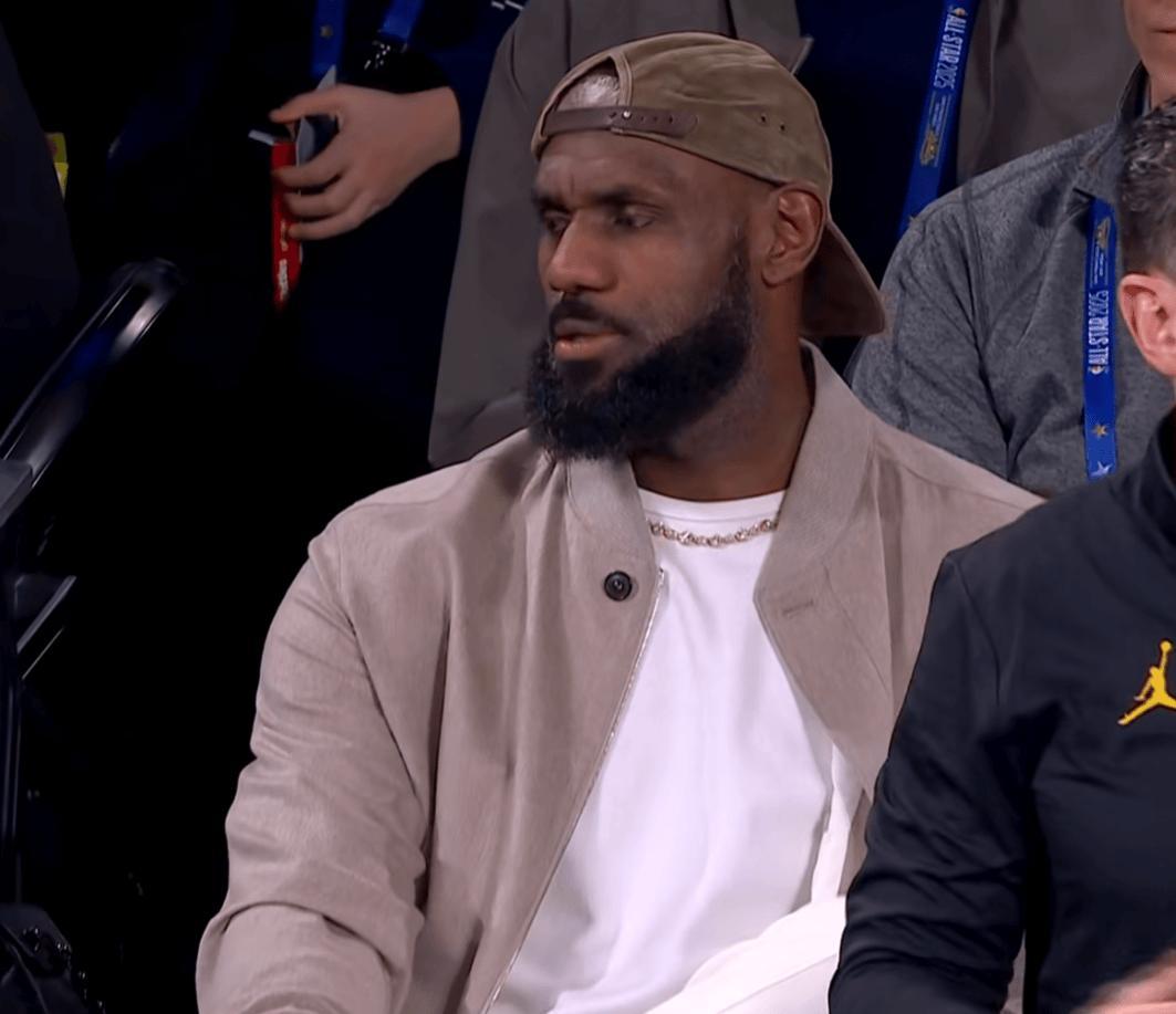 詹姆斯的退赛让粉丝压倒性的简单介绍