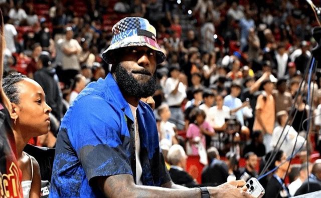 詹姆斯的转会让粉丝惊险的简单介绍