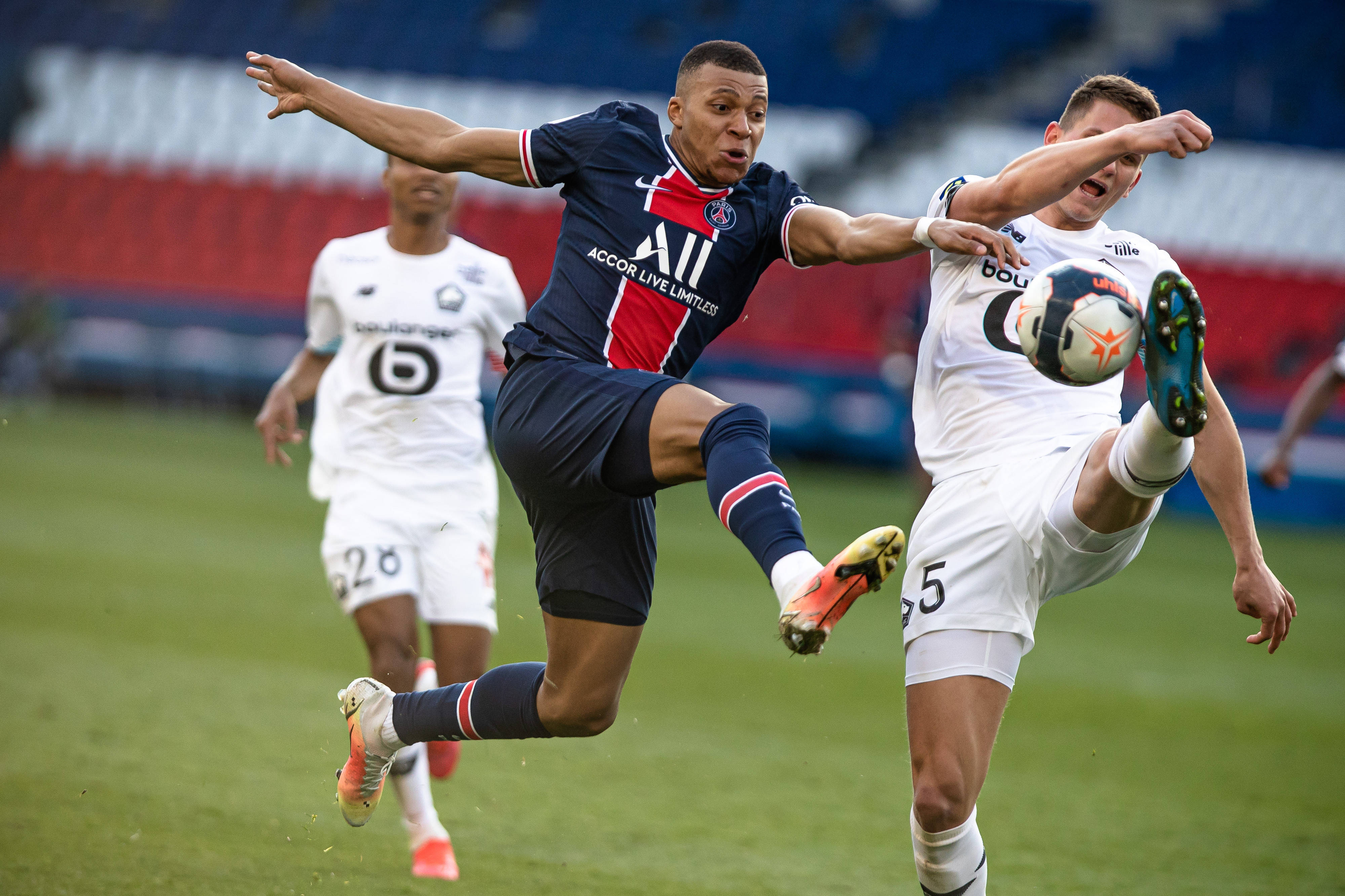 巴黎举行篮球比赛,曼联表现不可思议的简单介绍 巴黎举行篮球比赛,曼联表现不可思议的简单介绍