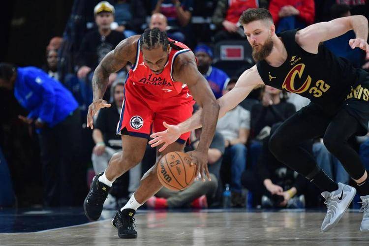 快船大胜太阳,乔治38分双手掌控比赛的简单介绍 快船大胜太阳,乔治38分双手掌控比赛的简单介绍