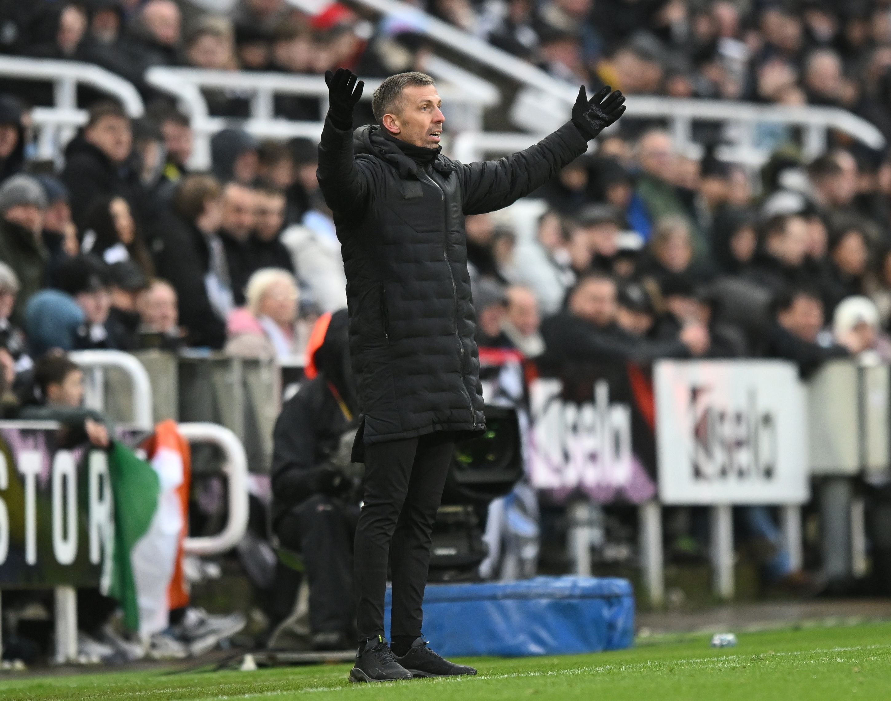 开云体育下载-关于里尔主帅强调球队需提高防守，前场进攻需要更稳定的信息