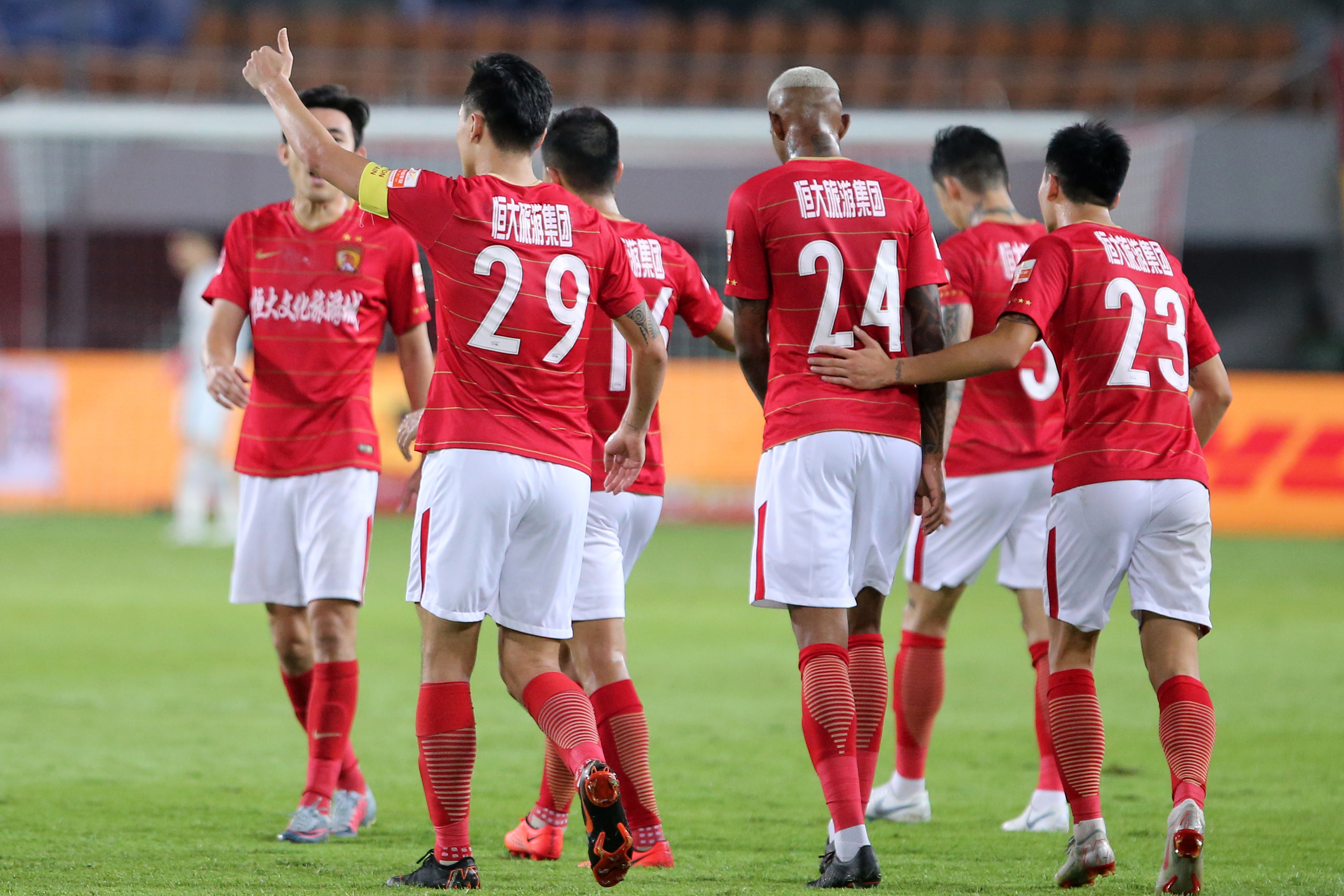 开云体育app-包含大连一方战胜广州恒大，让对手尝败果的词条