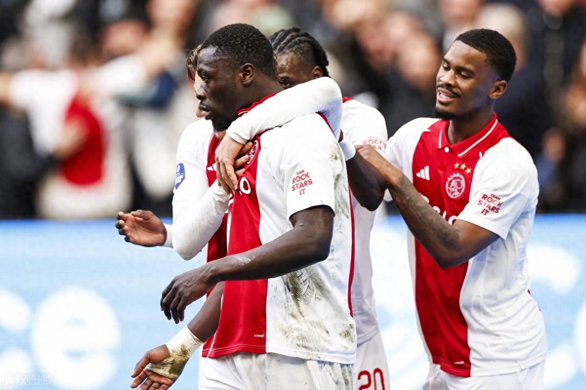 阿贾克斯逆袭晋级,荷甲球队创造历史 阿贾克斯逆袭晋级,荷甲球队创造历史