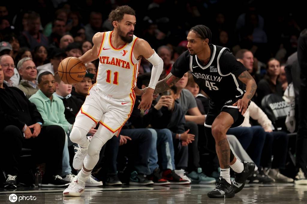 开云官网-老鹰队员精彩表现，取得胜利