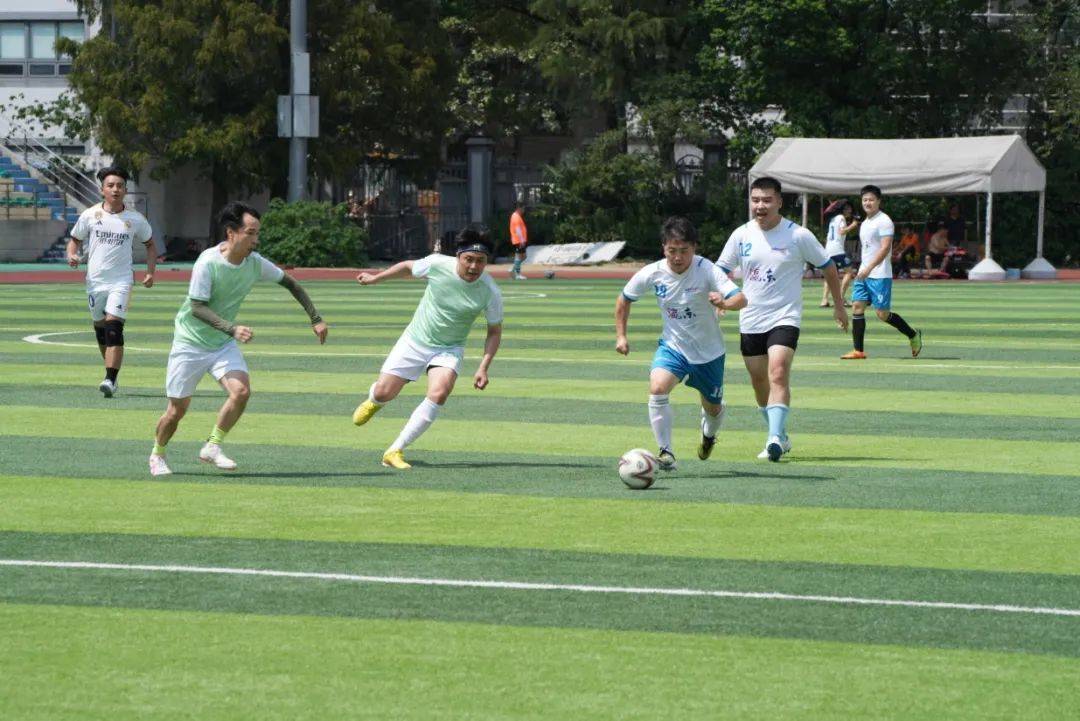 江西绿茵门将神勇扑救,帮助球队守住胜果 江西绿茵门将神勇扑救,帮助球队守住胜果