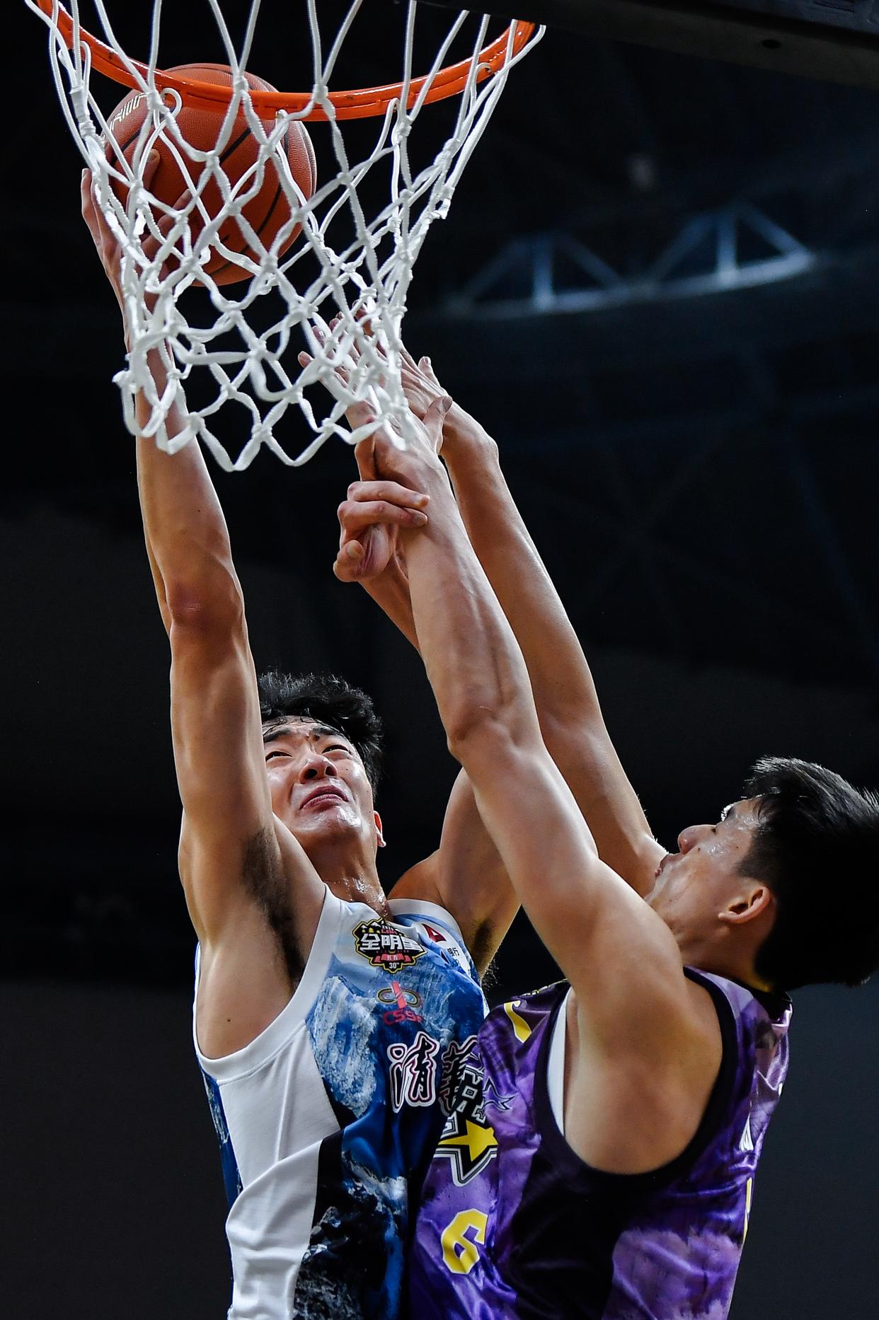 开云体育入口-CBA赛场上诞生新星，年轻球员崭露头角