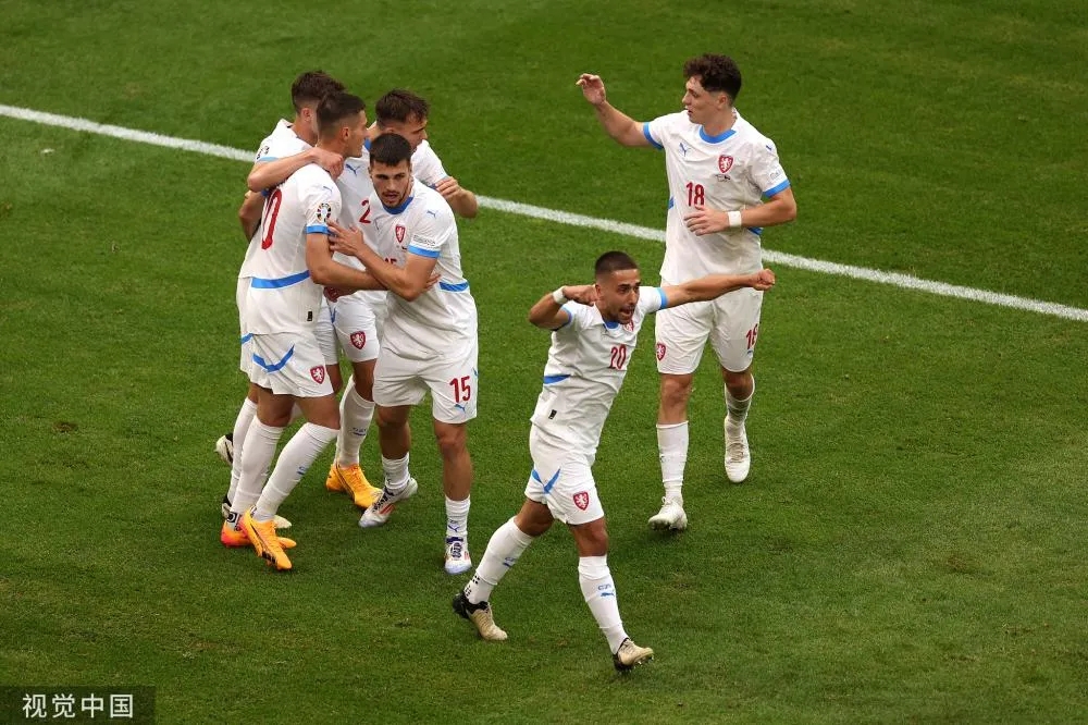 开云体育官方网站-欧预赛焦点：葡萄牙力克土耳其，晋级四强