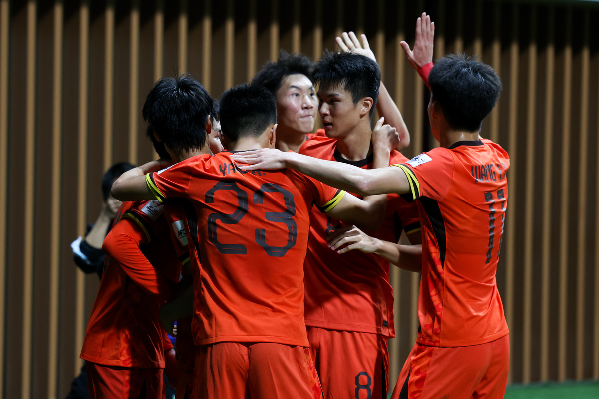 C9碾压FPX，BDD团战一打五四强赛2:0（深圳）