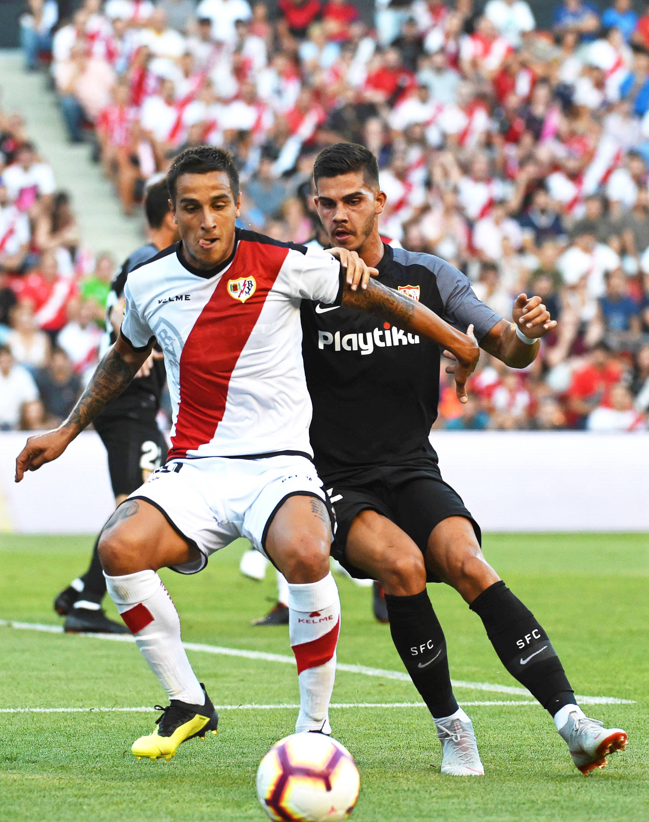 西甲豪门展现强大实力,夺得重要胜利 西甲豪门展现强大实力,夺得重要胜利