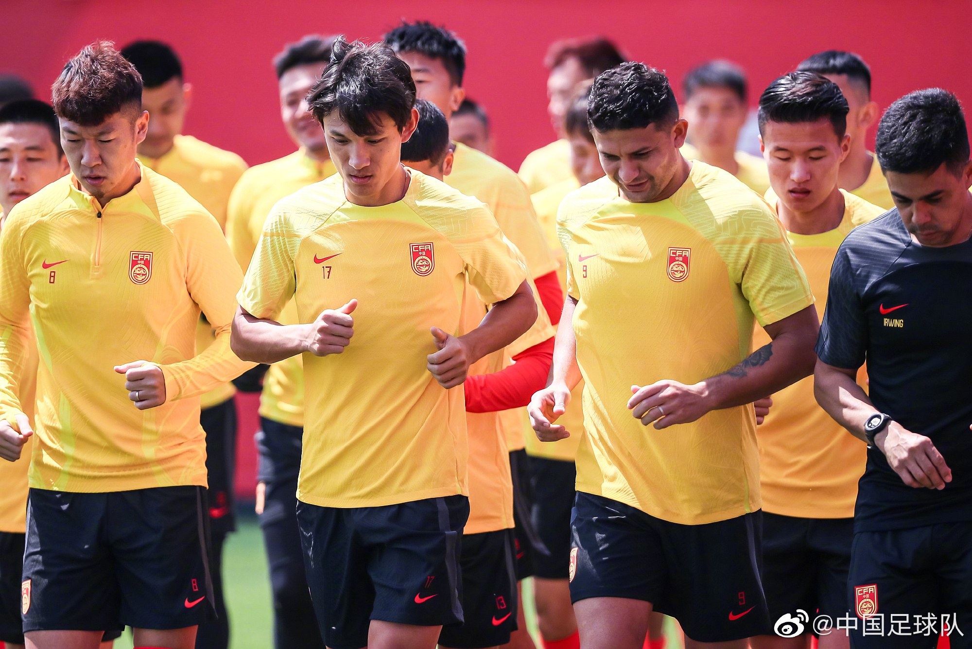 开云体育登录-冰岛队士气高昂，期待下一场比赛