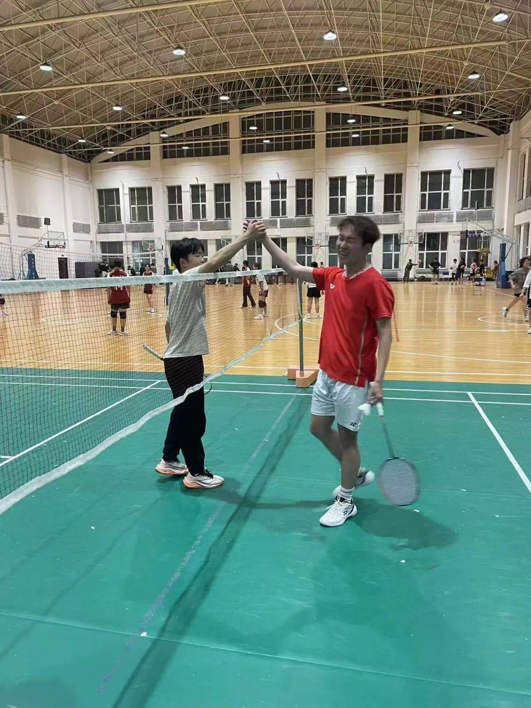 友谊第一，比赛第二，球队表现出色赢得掌声