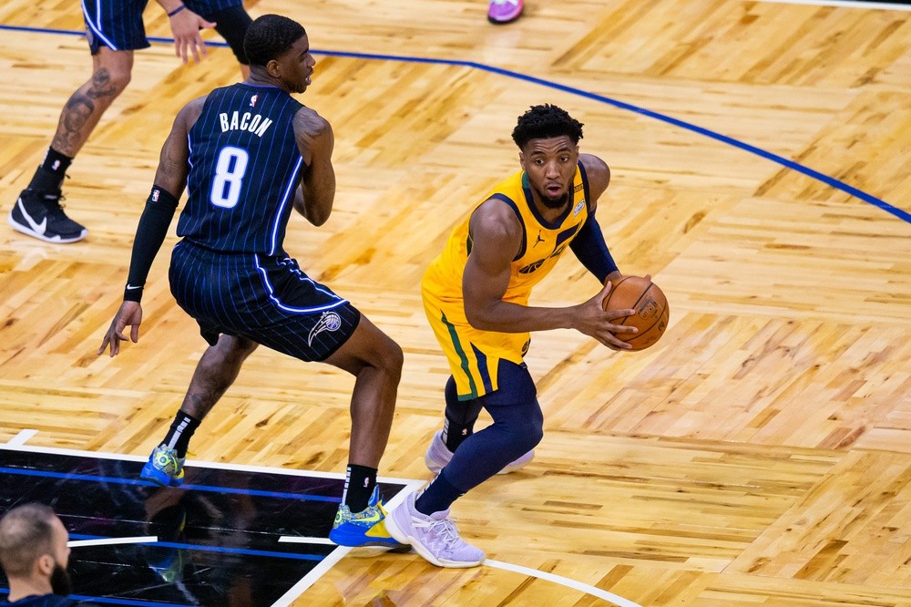 奇才碾压火箭，萨姆·米切尔高光表现的简单介绍